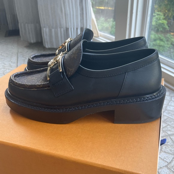LOUIS VUITTON Academy Loafer - Picture 9 of 15